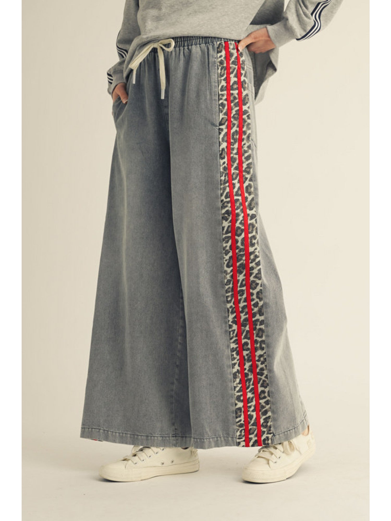 Wide Leg Detailed Denim