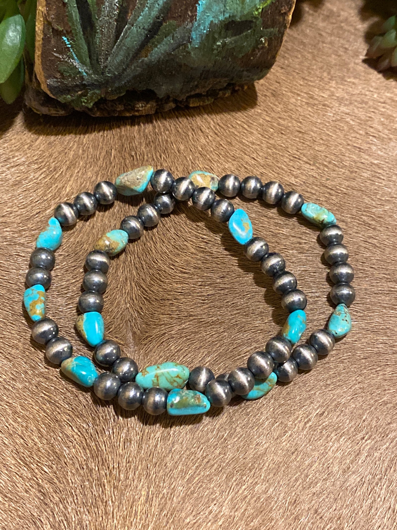 Barrow 6mm Navajo Pearl and Tumbled Turquoise Stretch Bracelet