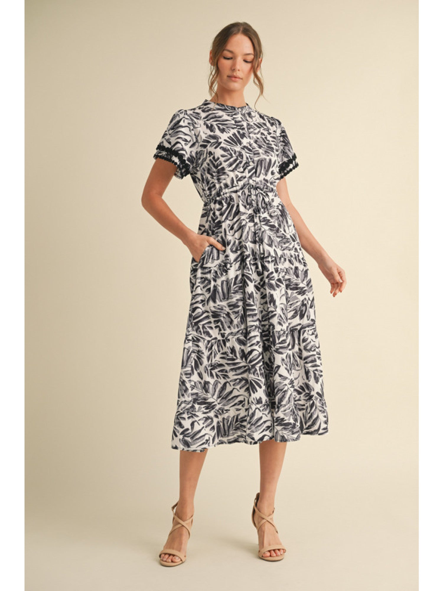 Black & White Midi Dress - Accessorize In Style Black & White Midi Dress - Accessorize In Style