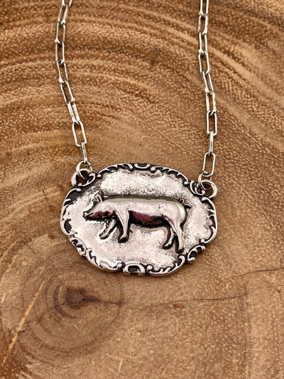 Wagner Oval Pig Fashion Necklace