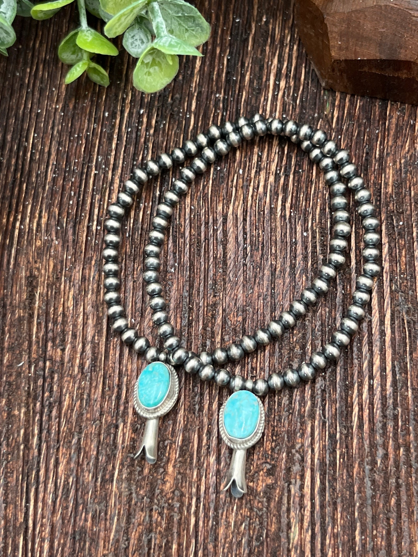 Melton Turquoise Flute Blossom 4mm Navajo Bracelet