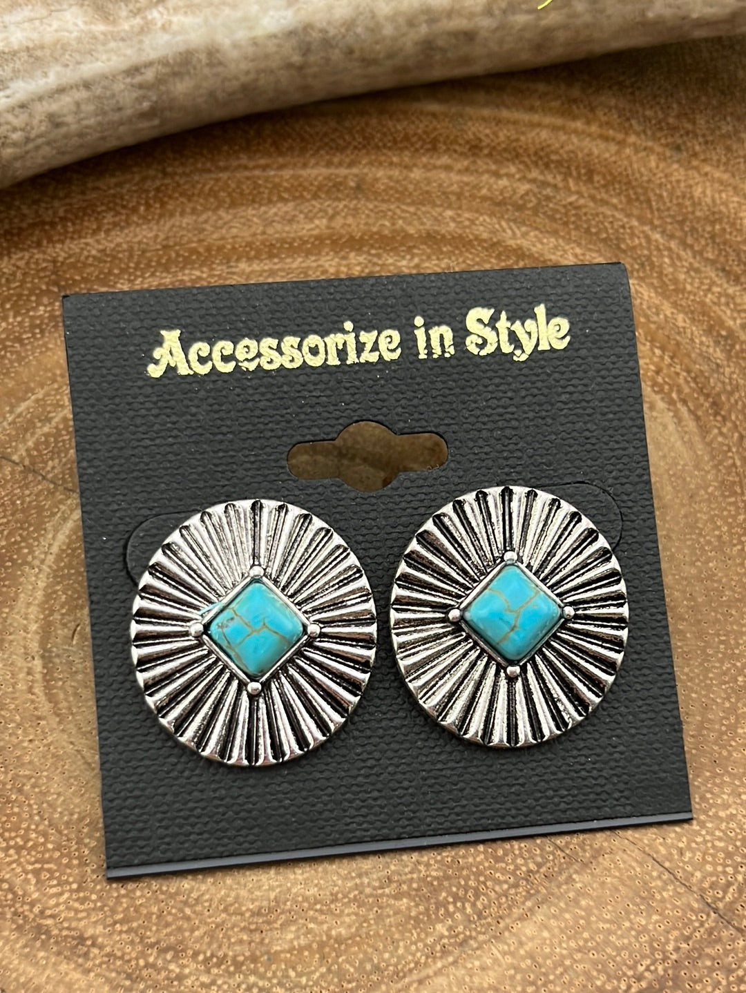 Cleopatra Fashion Fan Stamped Concho Center Stone Earring - Turquoise
