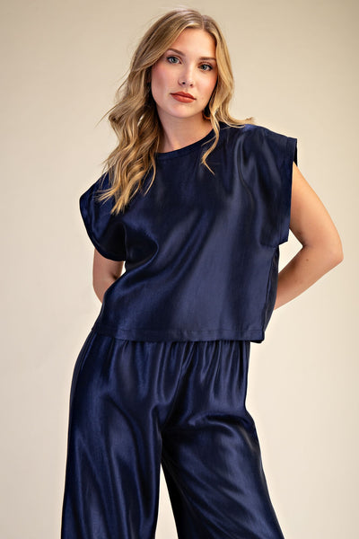 Gwen Neck Band Short Sleeve Top