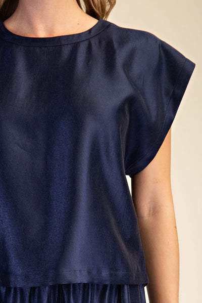 Gwen Neck Band Short Sleeve Top