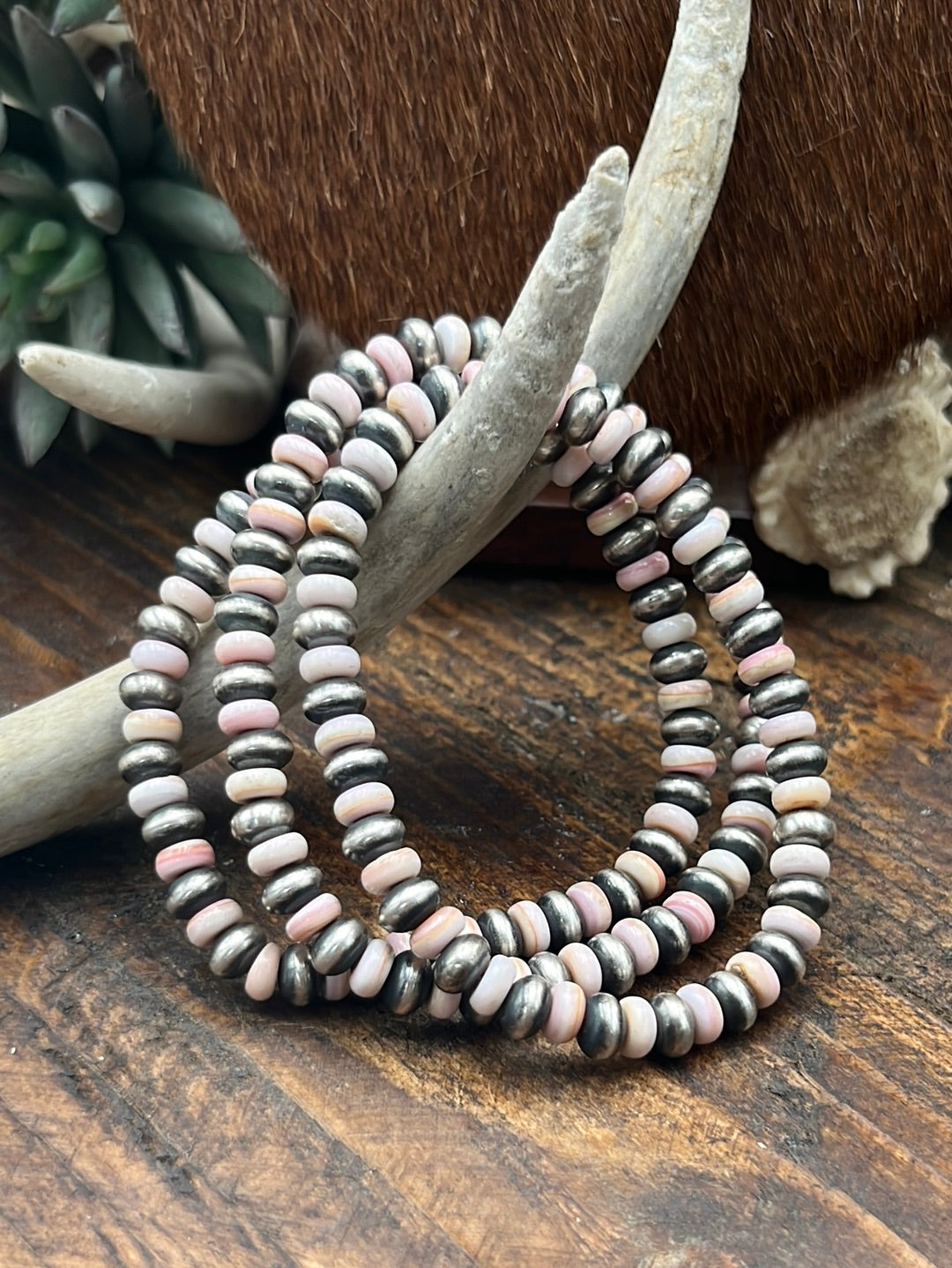 Peterson Sterling 8mm Navajo Stretch Bead Bracelet - Pink Conch