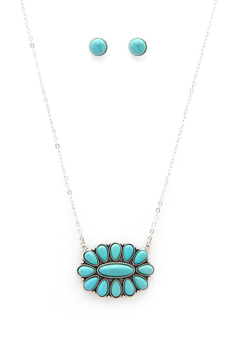 Molly Fashion Link Chain Necklace With Horizontal Oval Cluster Pendant - Turquoise