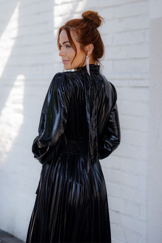 Black Metallic Long Sleeve Pleated Maxi Dress - Accessorize In Style Black Metallic Long Sleeve Pleated Maxi Dress - Accessorize In Style