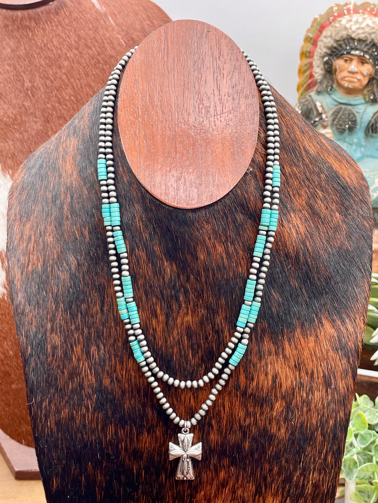 Primera 4mm Double Layer Navajo Necklace With Cylinder Stones & Cross Pendant - 18"