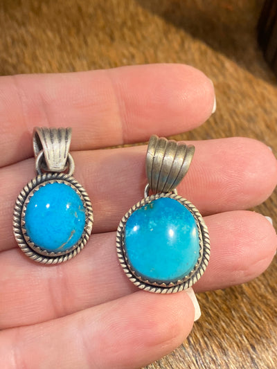 Kenner Roped Sterling Saw Edge Single Stone Turquoise Pendant