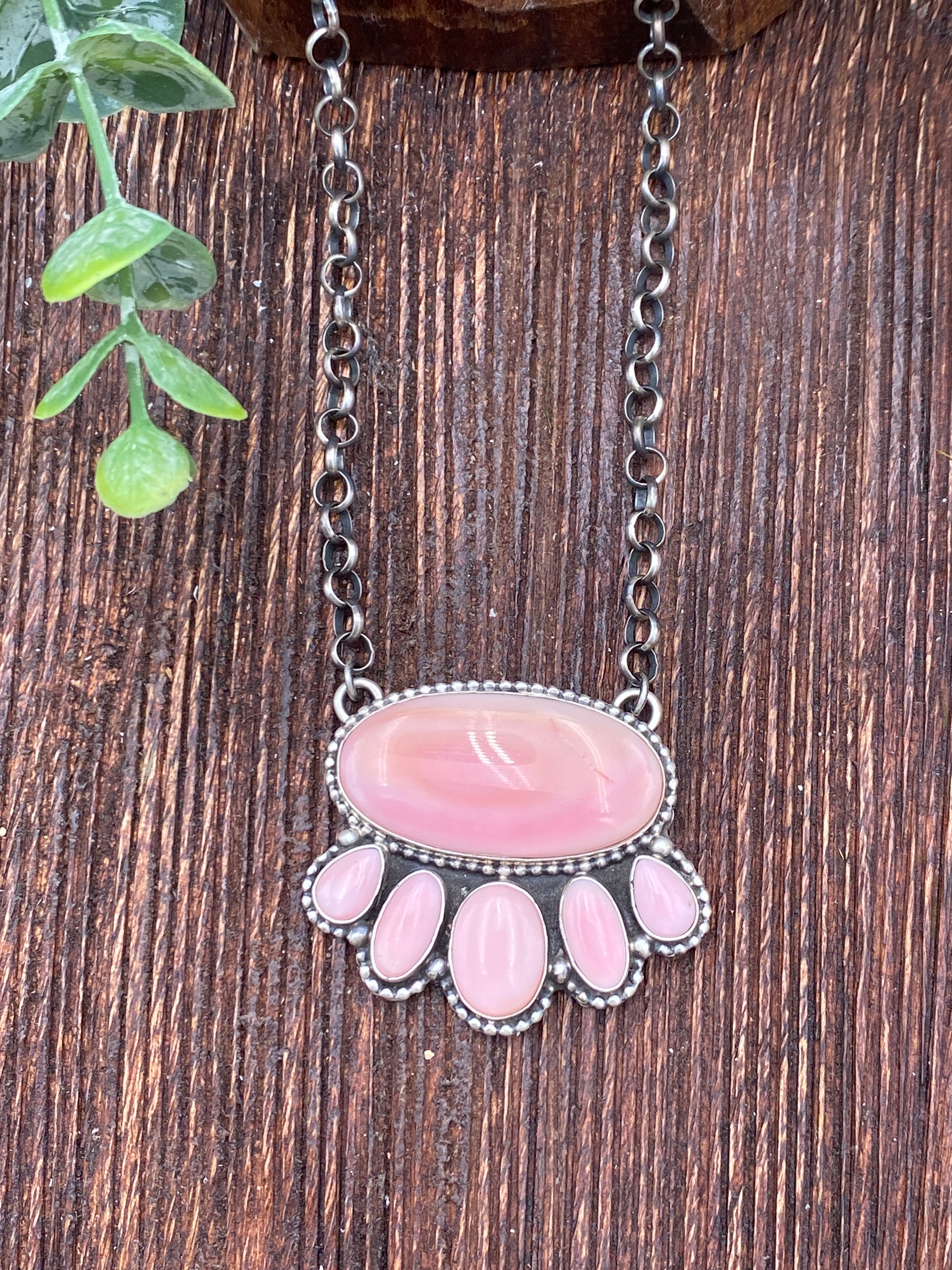 Cade Sterling Link Chain With 6 Stone Oval Pink Conch Pendant - 20"