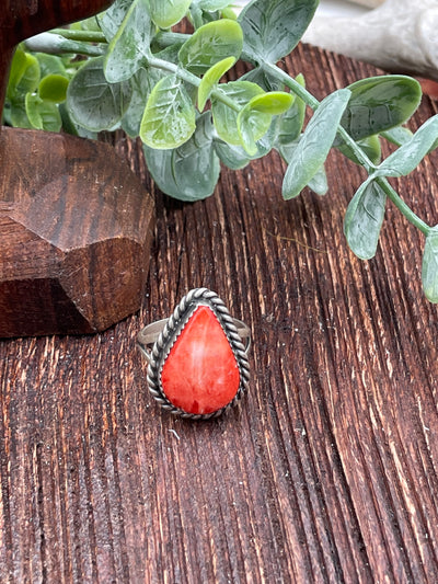 Bay Area Sterling Roped Spiny Oyster Teardrop Ring - Size 9