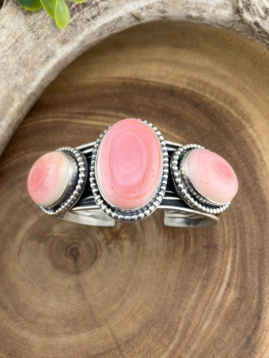 Waves of Grain Sterling 3 Stone Pink Conch Cuff - Vertical Center