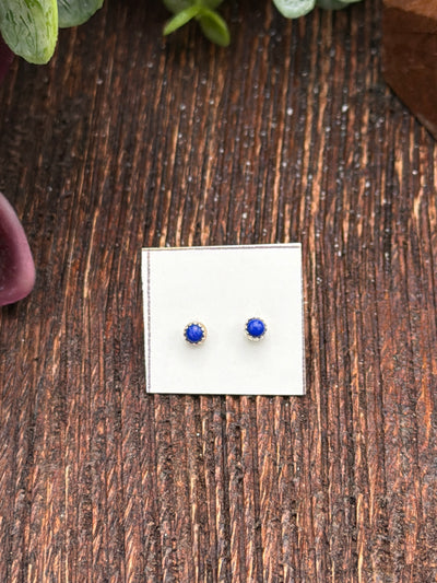 Lucy Petite Scalloped Edge Single Stone Sterling Earrings - .4mm/.3mm