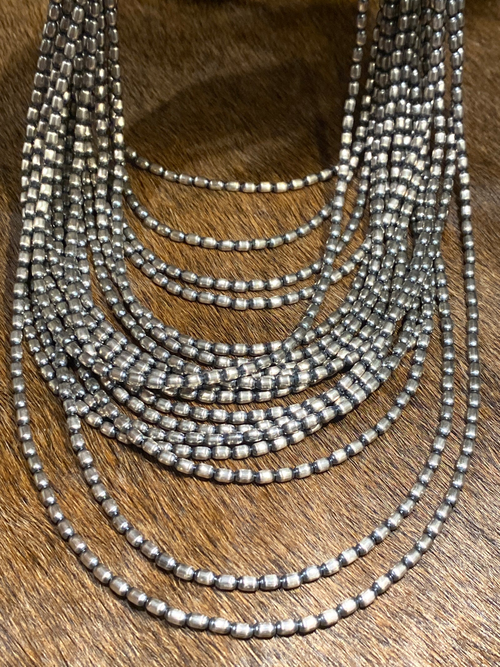 Vitra 3mm Navajo Silver Melon Pearl Necklace