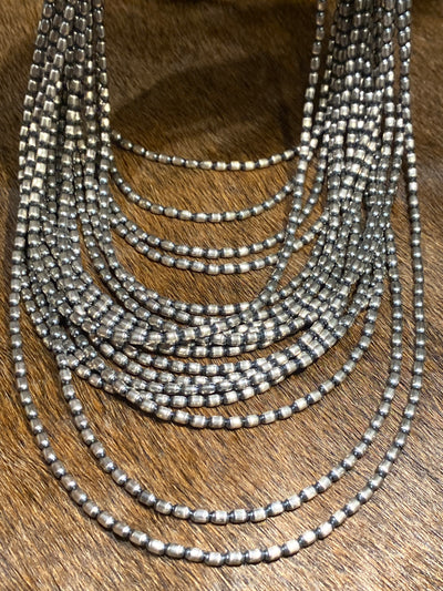 Vitra 3mm Navajo Silver Melon Pearl Necklace