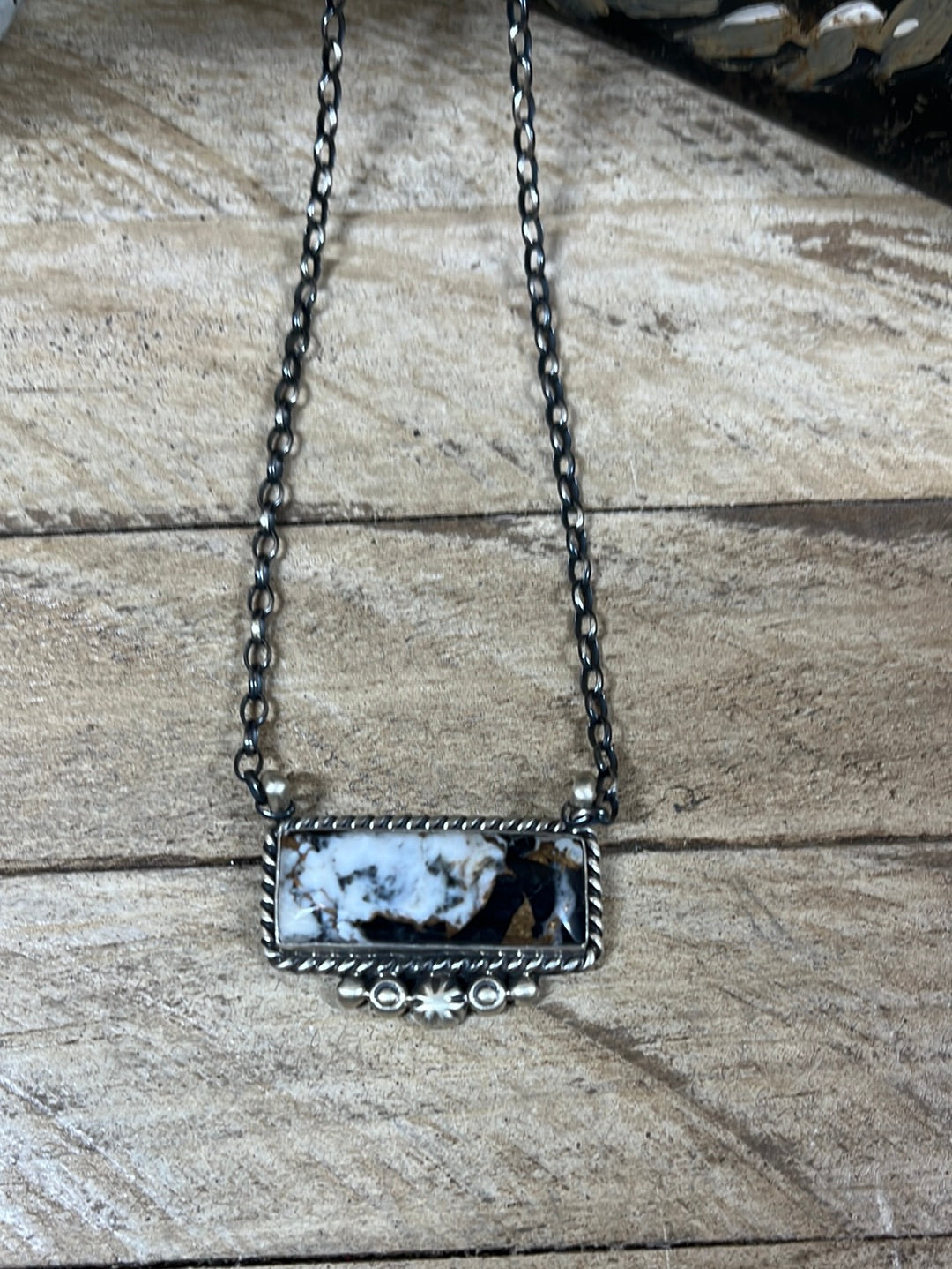 Armada Roped Sterling White Buffalo Mix Bar Necklace With Lower Bursts - 16"