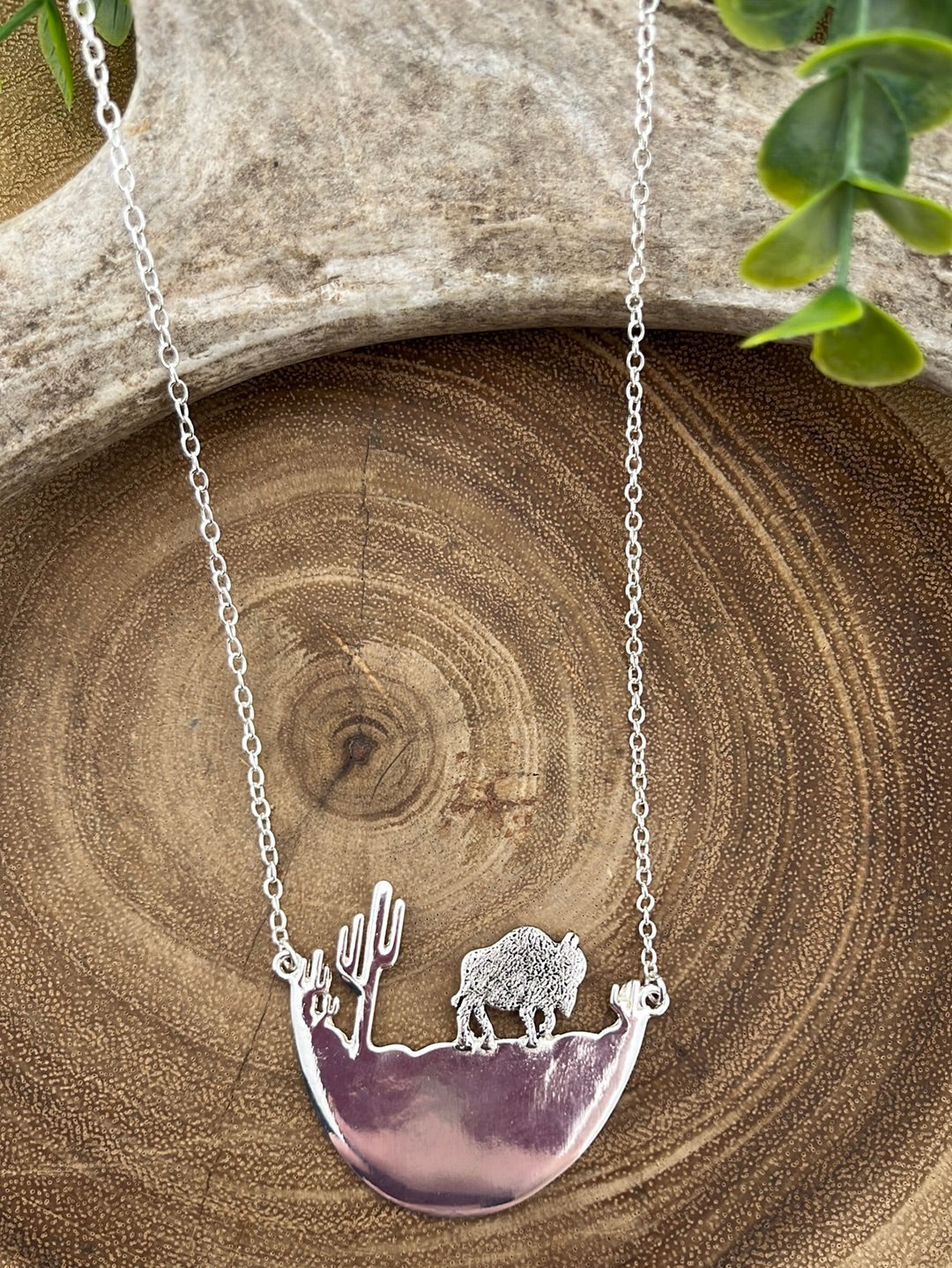 Falcon Ridge Buffalo Cutout Fashion Silver Link Chain - 22"