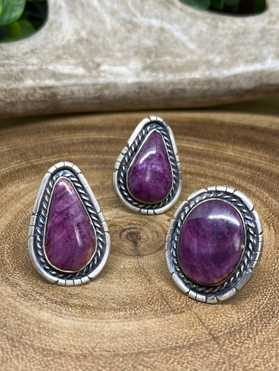 Stella Notched Purple Spiny Oyster Ring
