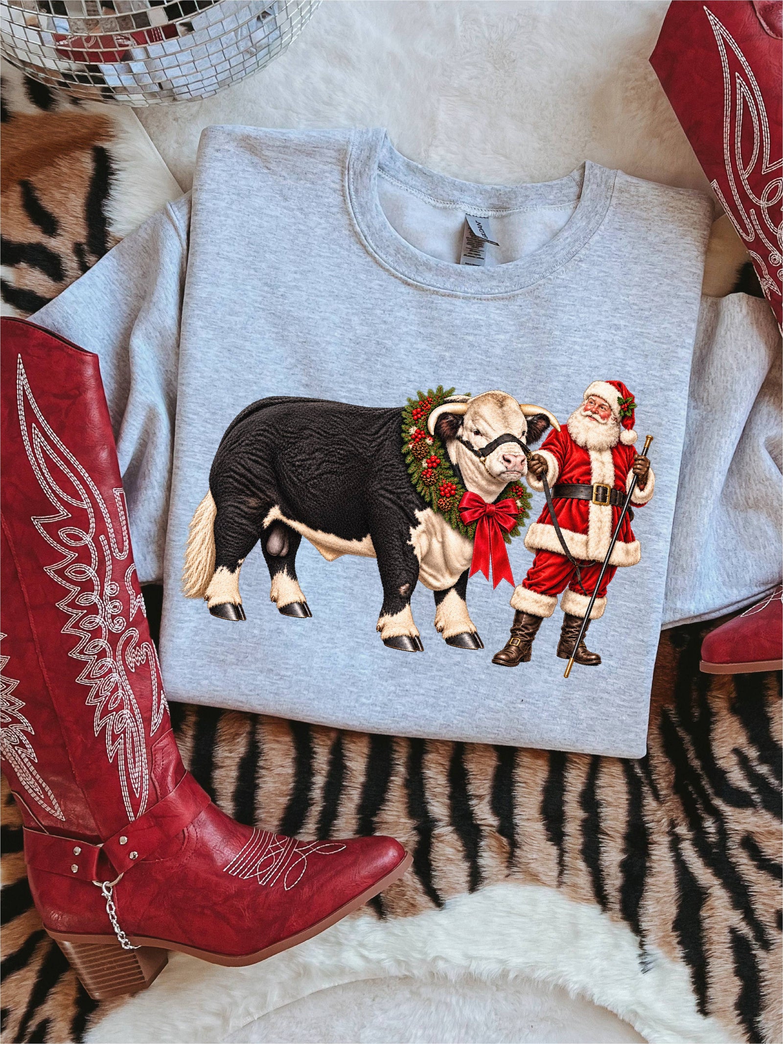 Hereford Showing Santa Sweatshirt