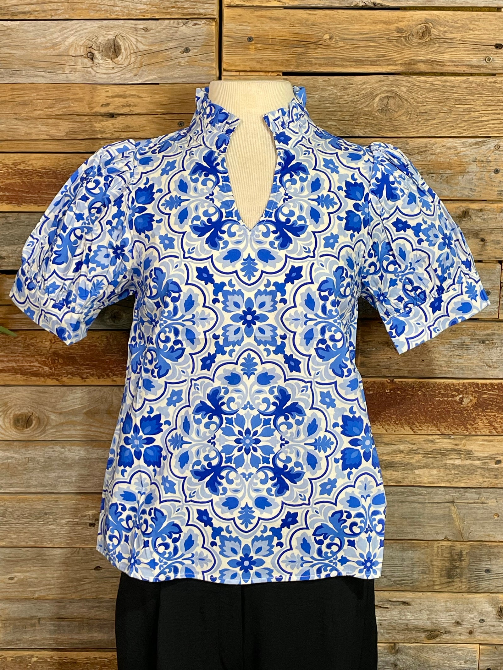 Iva Blue & White Floral V Neck Top
