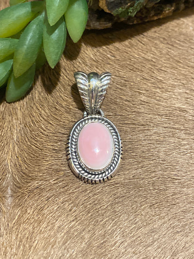 Bellview Assorted Pink Conch Single Stone Sterling Pendants