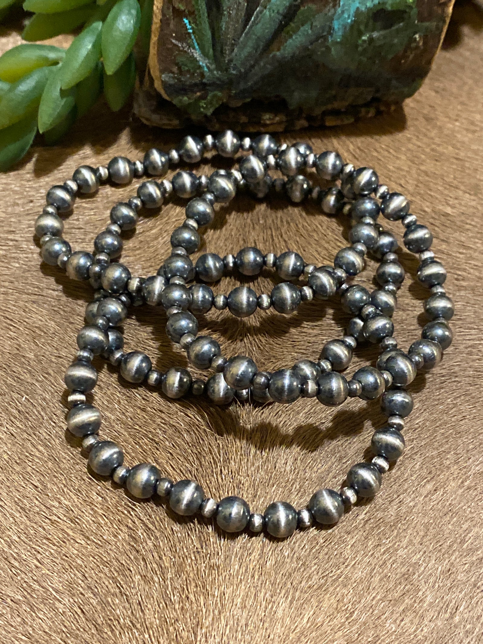 Brenton 3/6mm Alternating Navajo Pearl Stretch Bracelet