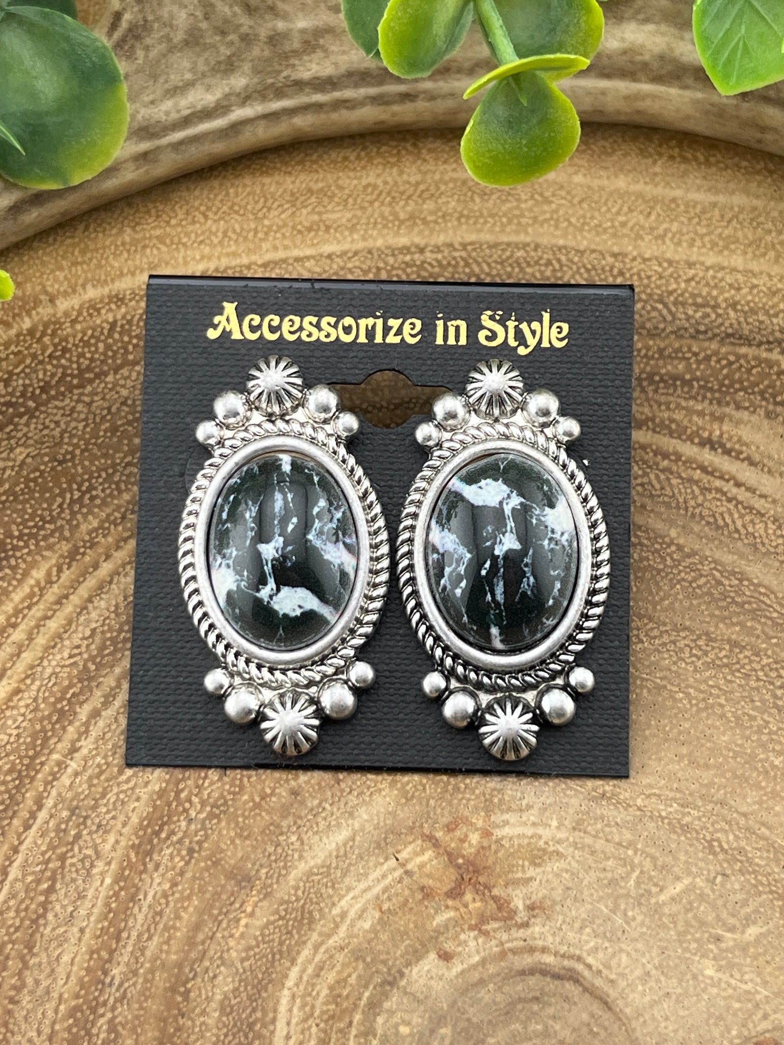 Oval Cluster Post Earrings JE3912