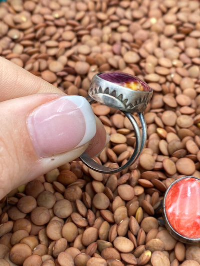 Mona Stamped Frame Spiny Oyster Ring - 9