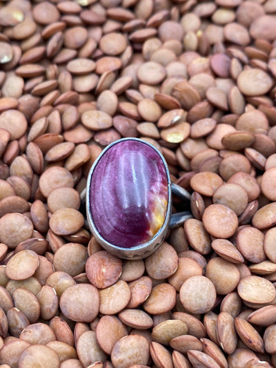 Mona Stamped Frame Spiny Oyster Ring - 9