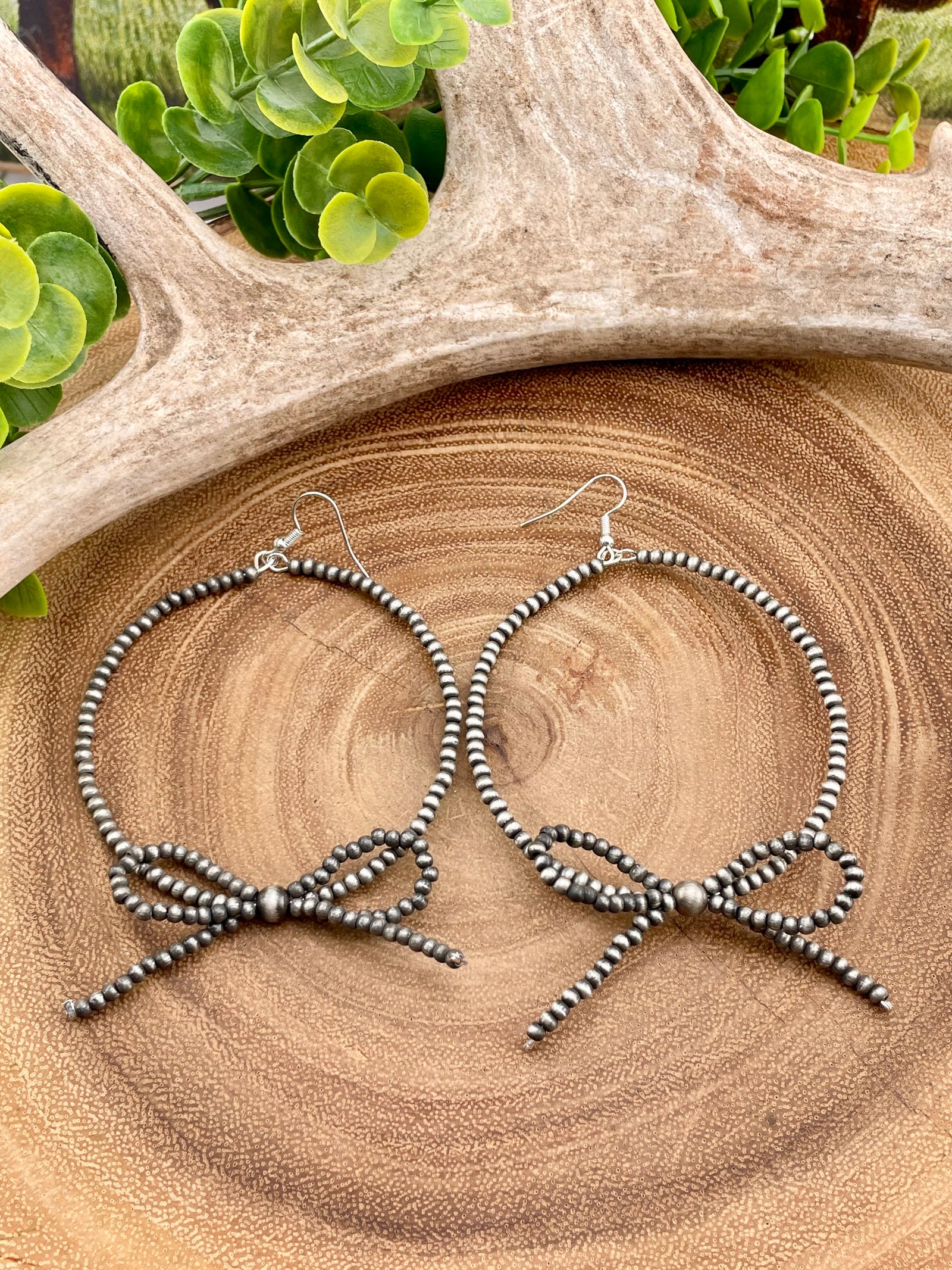 Delta Fashion 3mm Navajo Hoop Earrings With Lower Bow - 2.5"