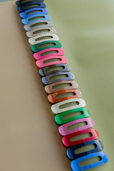 OVERSIZED LAY DOWN CLAWS ( 33 COLORS )