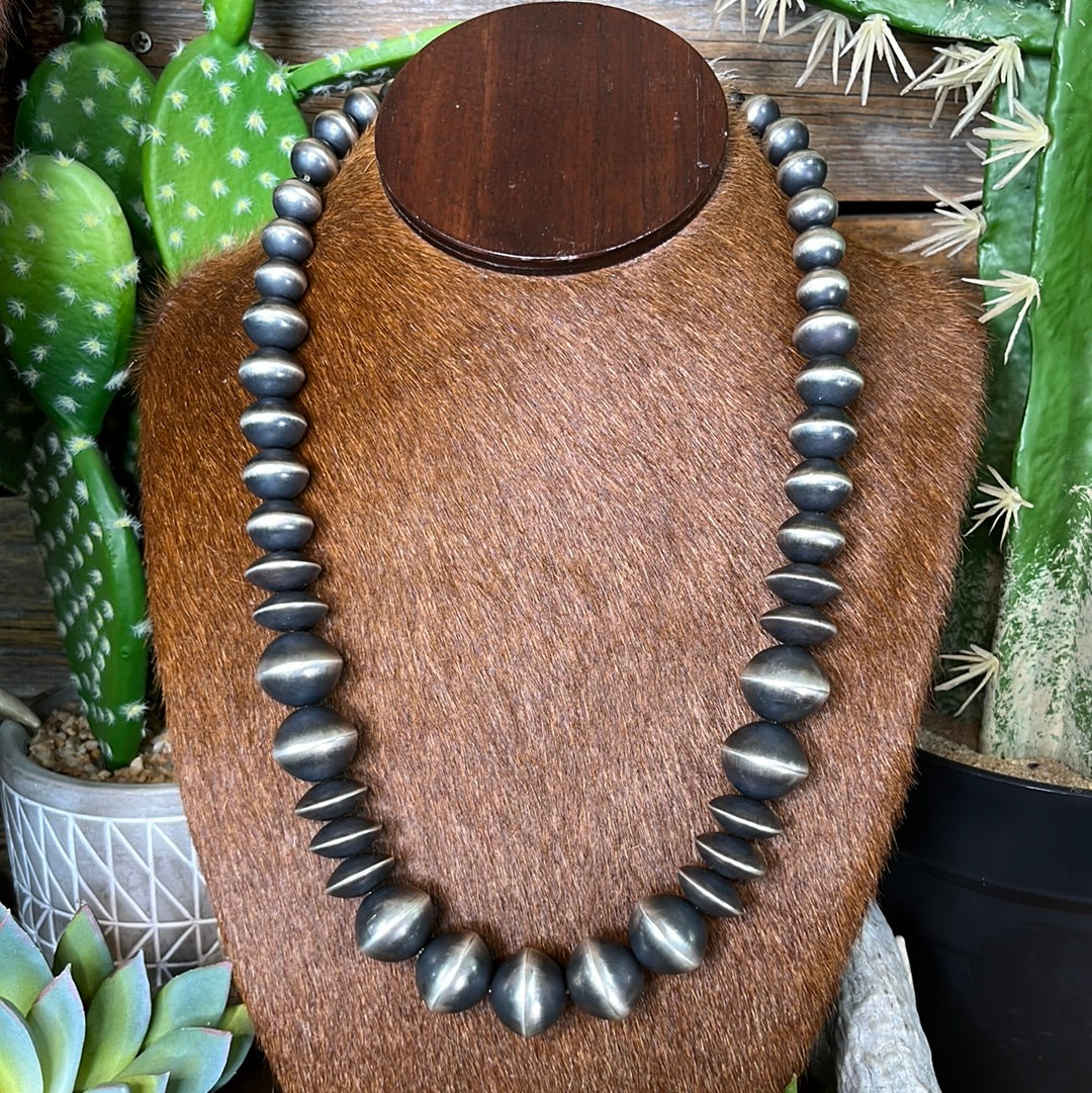 Frances Sterling Navajo Pearl & Saucer Necklace - 22"