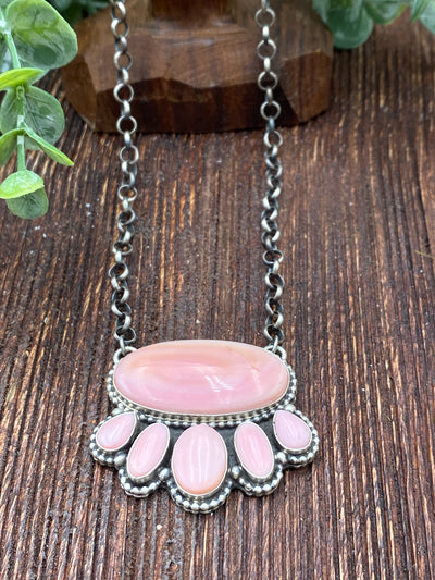 Cade Sterling Link Chain With 6 Stone Oval Pink Conch Pendant - 20"