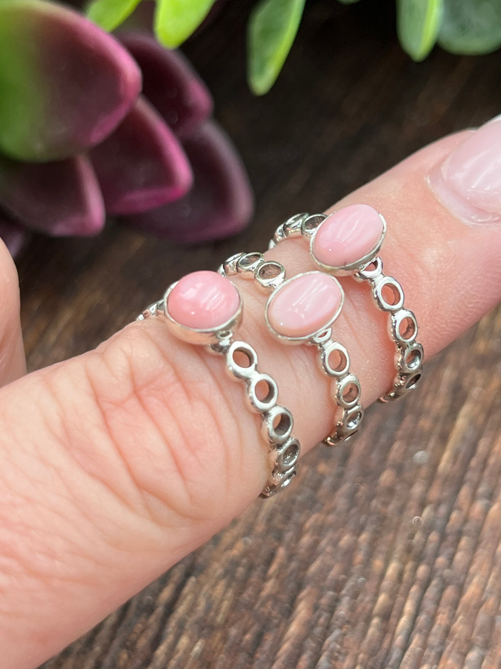 Kelly Sterling Open Circle Band Ring - Pink Conch