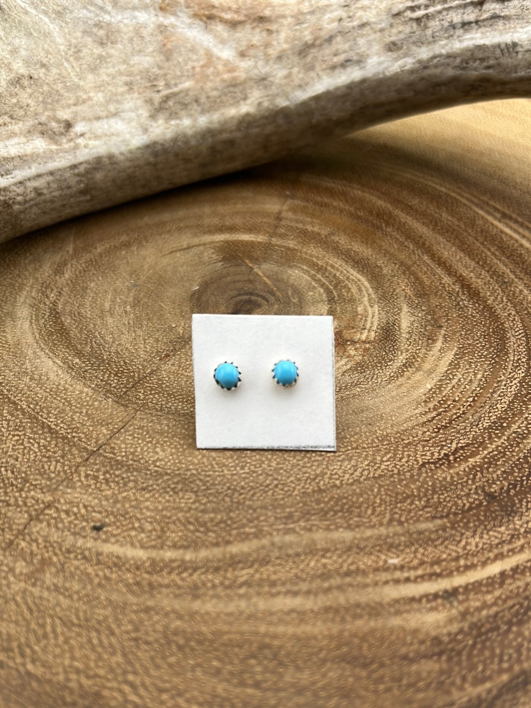 Johnson Petite Round Studs in Scallop Sterling Setting - 3mm Blue