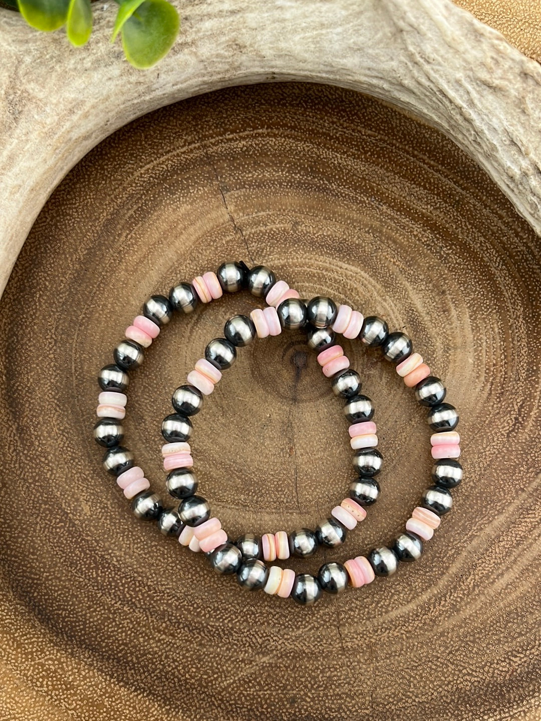 Patterson Sterling 8mm Navajo Stretch Bead Bracelet - Pink Conch