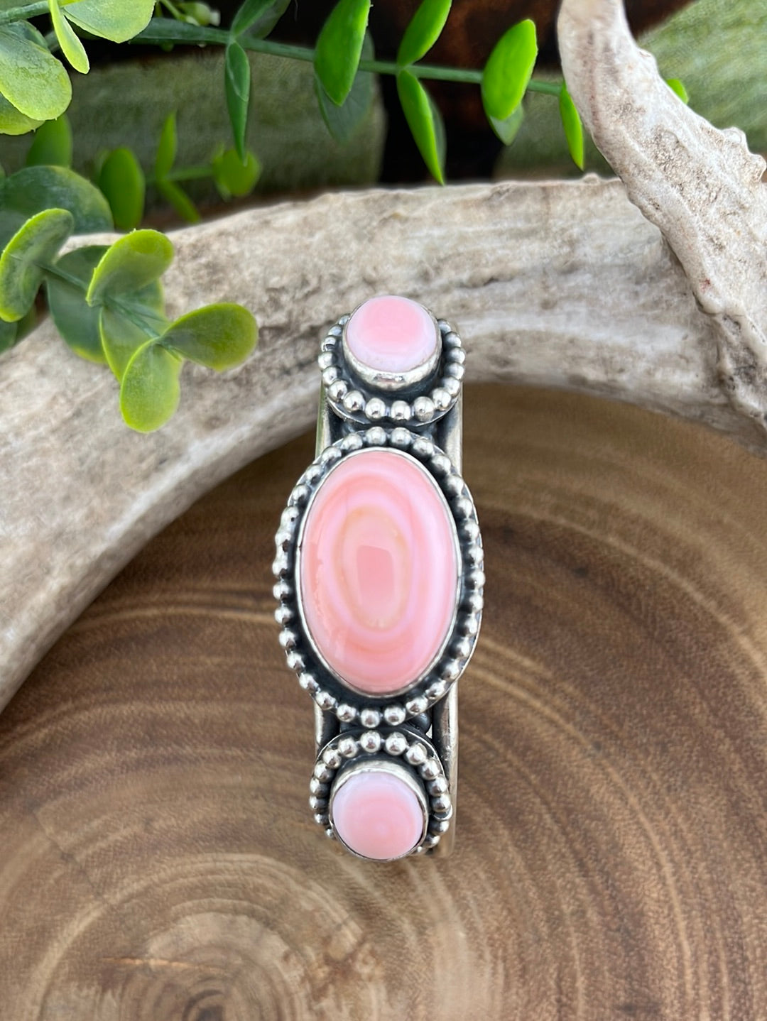 Libby Roped Sterling 3 Stone Pink Conch Cuff - Oval Center