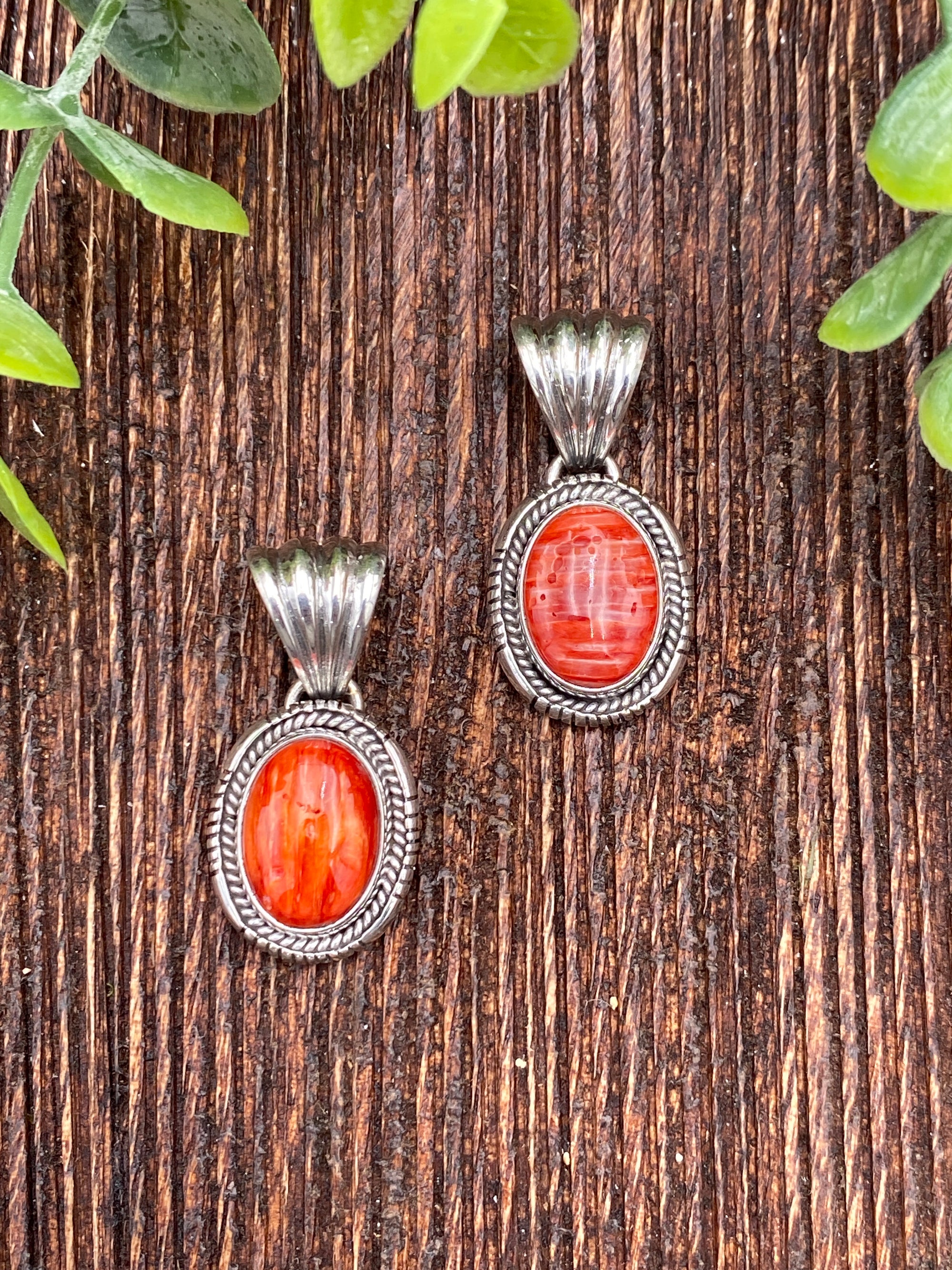 Bama Spiny Oyster Oval Stone Sterling Pendant