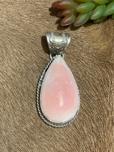 Bellview Assorted Pink Conch Single Stone Sterling Pendants