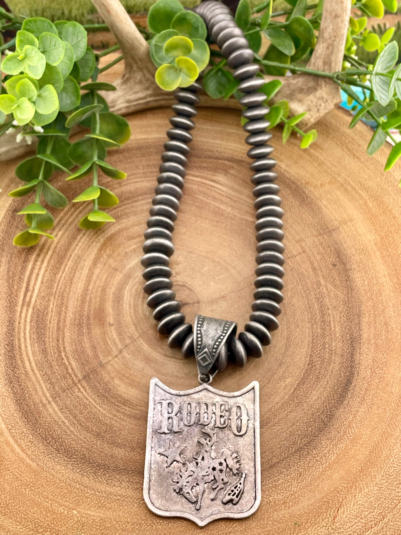 Pellington 16mm Saucer Necklace With Rodeo Pendant - 25"