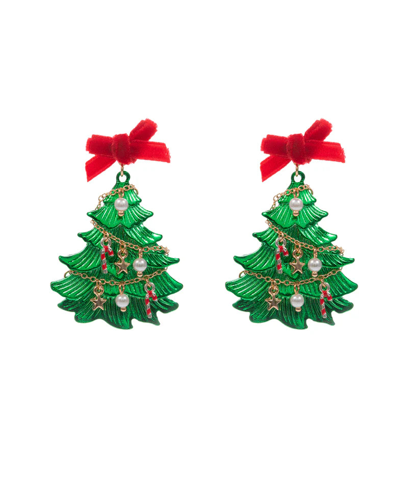Green Christmas tree earrings with red bows on a white background