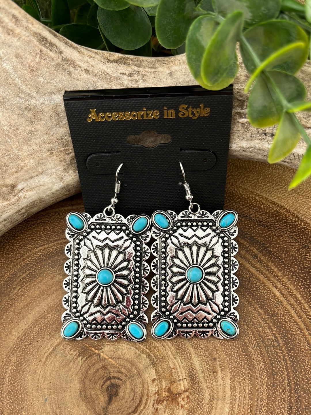 Ruta Fashion Scalloped Rectangle Stamped Concho Earring - Turquoise