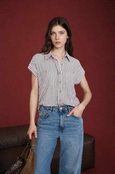STRIPE COLLARED SHORT SLEEVE BUTTON DOWN TOP