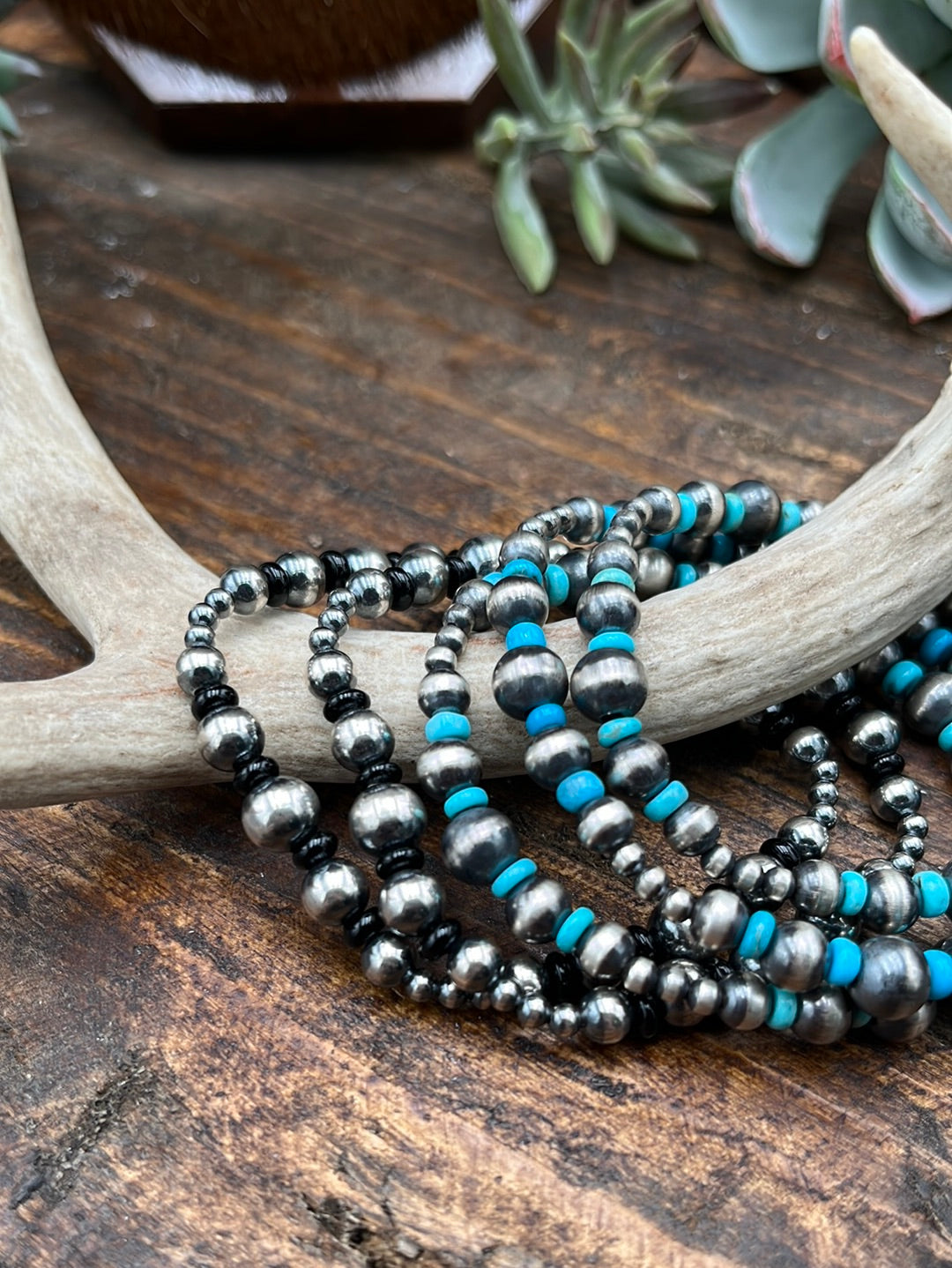 Tilly Navajo Pearl & Stone Stretch Bracelet
