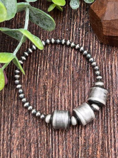 Lisa 4mm Navajo Stretch Bracelet With Large Center Beads