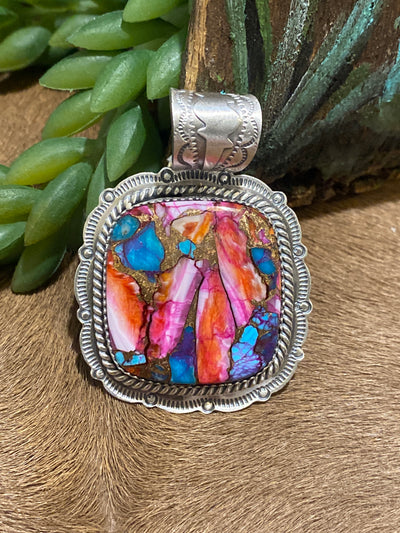 Underground Sterling Scallop Framed Mojave Square Pendant