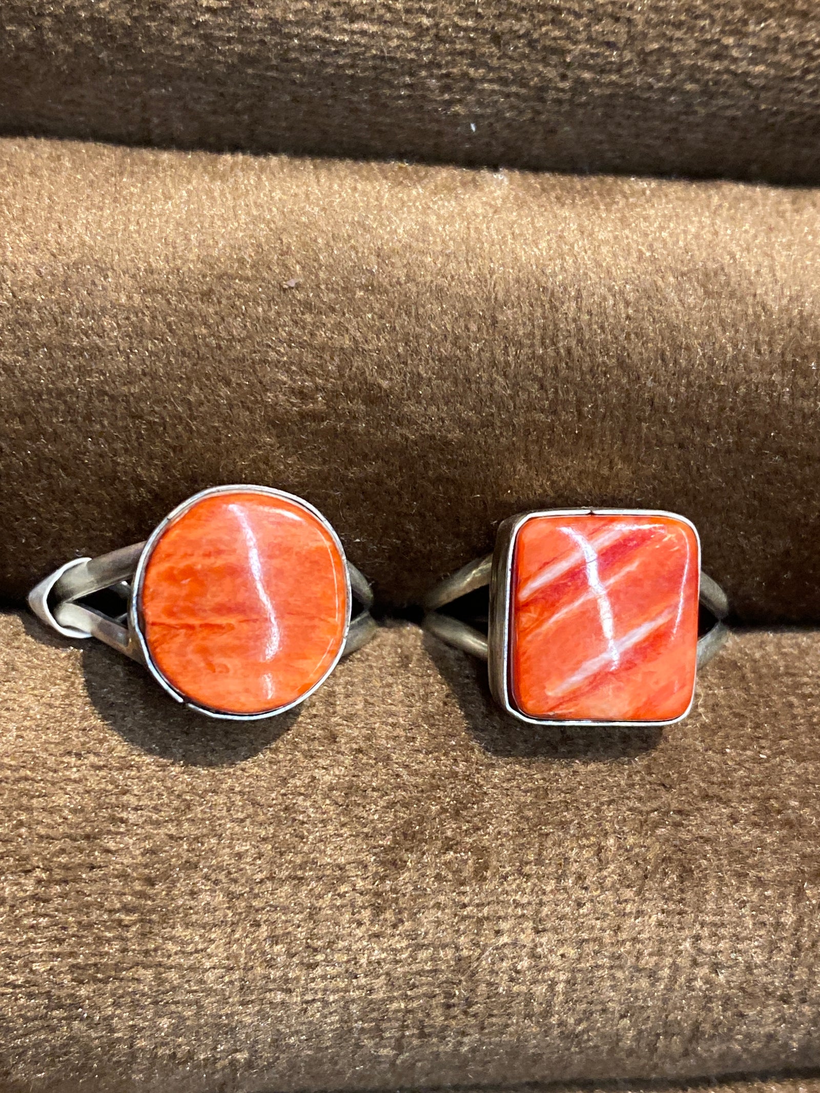 Rosehip Sterling Single Stone Red Spiny Oyster Ring - size 7.5