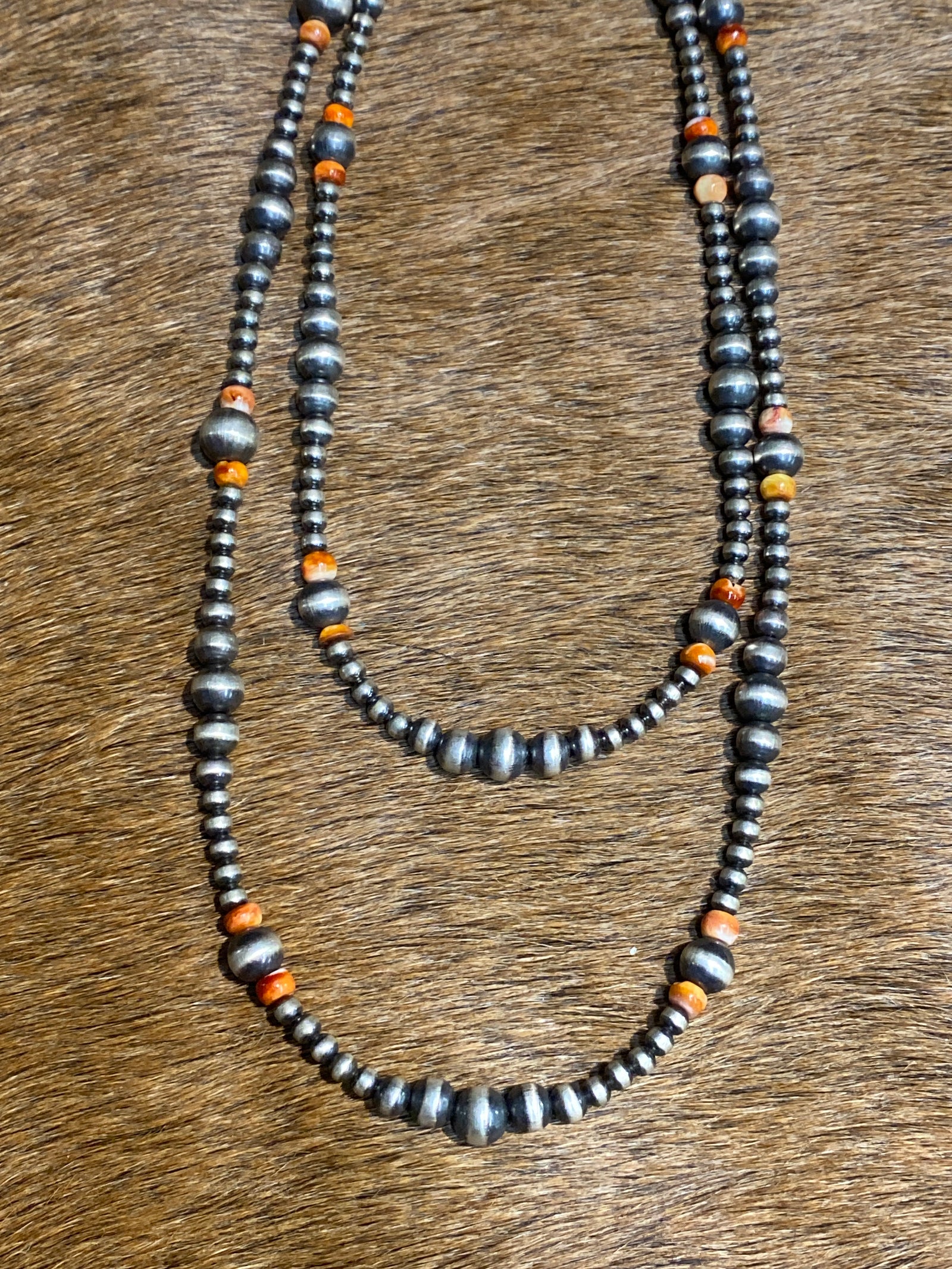 Bonners Varied Navajo Pearl & Orange Spiny Necklace