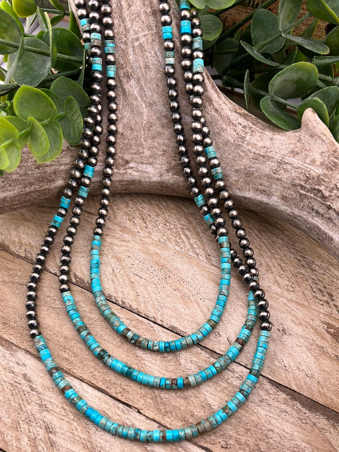 Kaper 3 Strand 4mm Layered Navajo Pearl Necklace With Turquoise Cylinder Beads