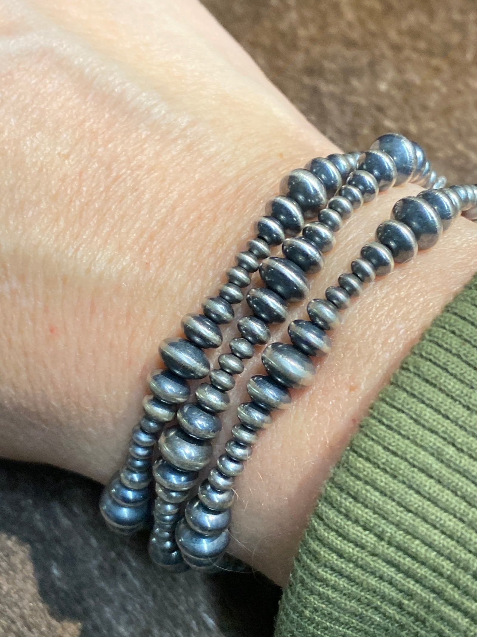 Grand Forks 3mm Varied Navajo Saucer Stretch Bracelet